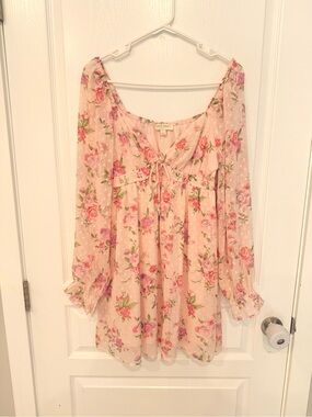 Romantic Pink Floral Mini Dress with Ruffle Sleeves